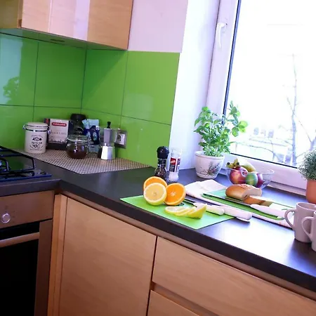 Stylish And Spacious By Cooee Apartment *