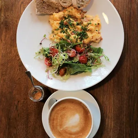 דירה Stylish And Spacious By Cooee ורשה