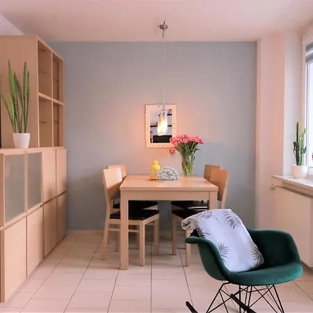 Stylish And Spacious By Cooee Apartment *
