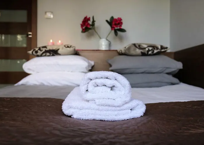 Stylish And Spacious By Cooee Apartament *