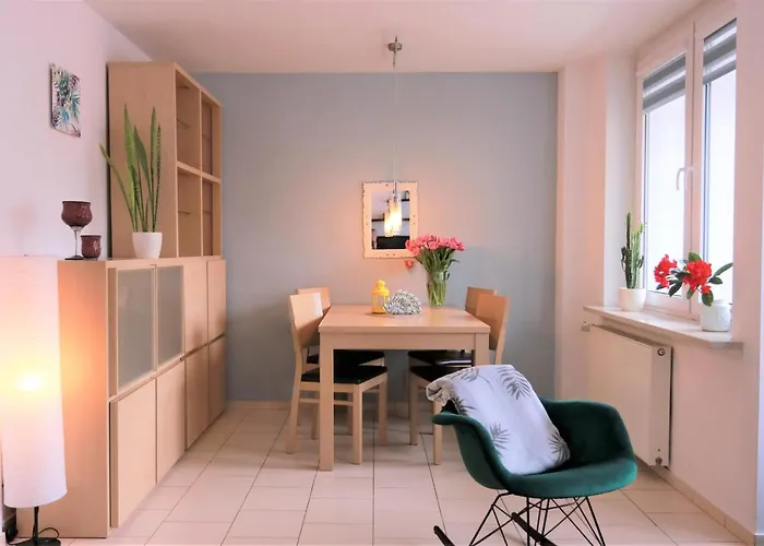 Stylish And Spacious By Cooee Apartament *